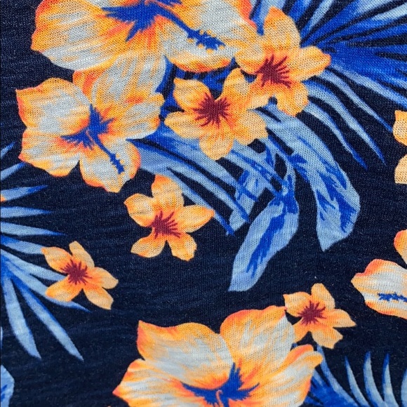 PINK VS Tank - Picture 5 of 5